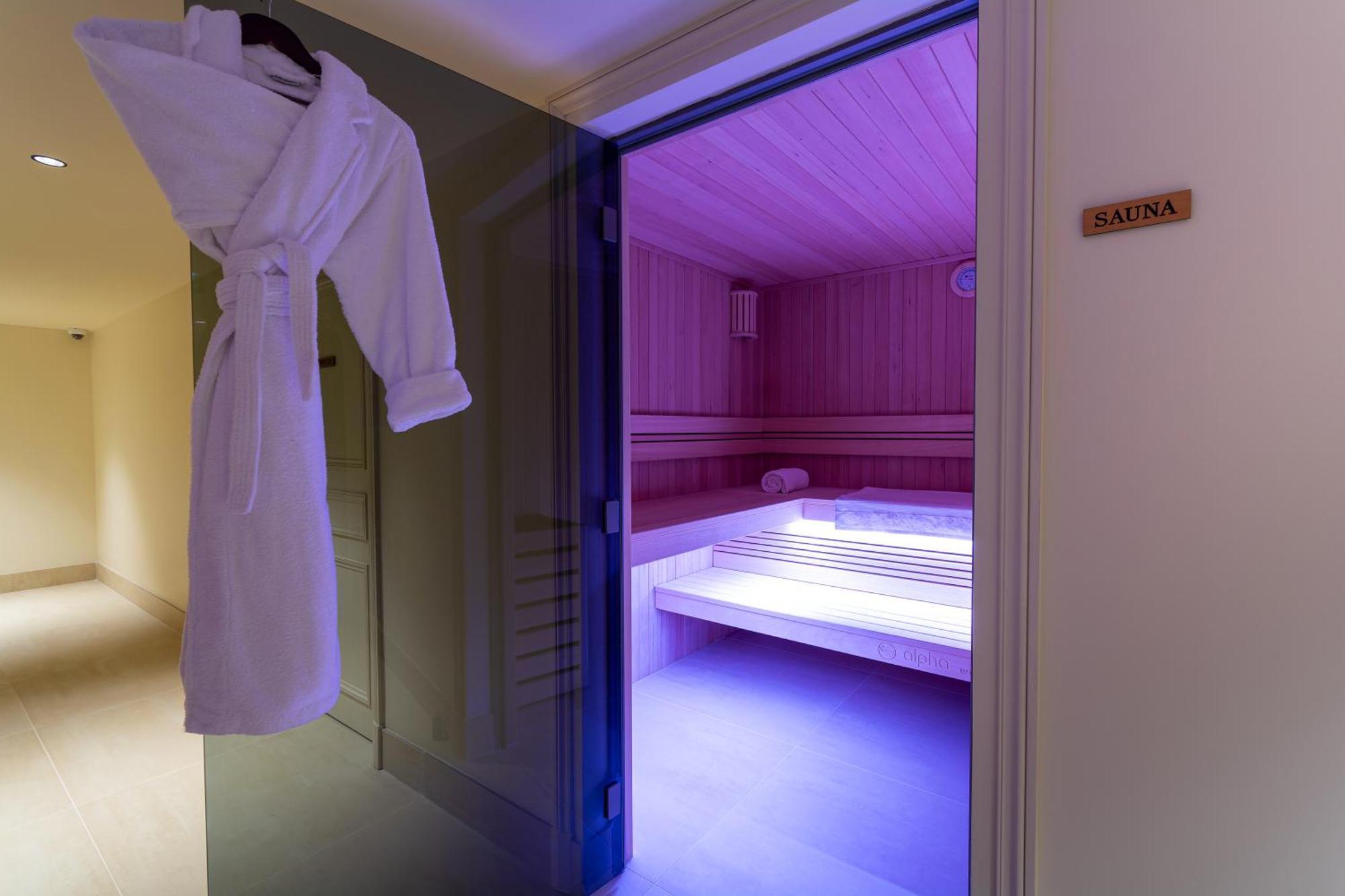 Hotel & Spa Napoleon Фонтенбло Екстер'єр фото